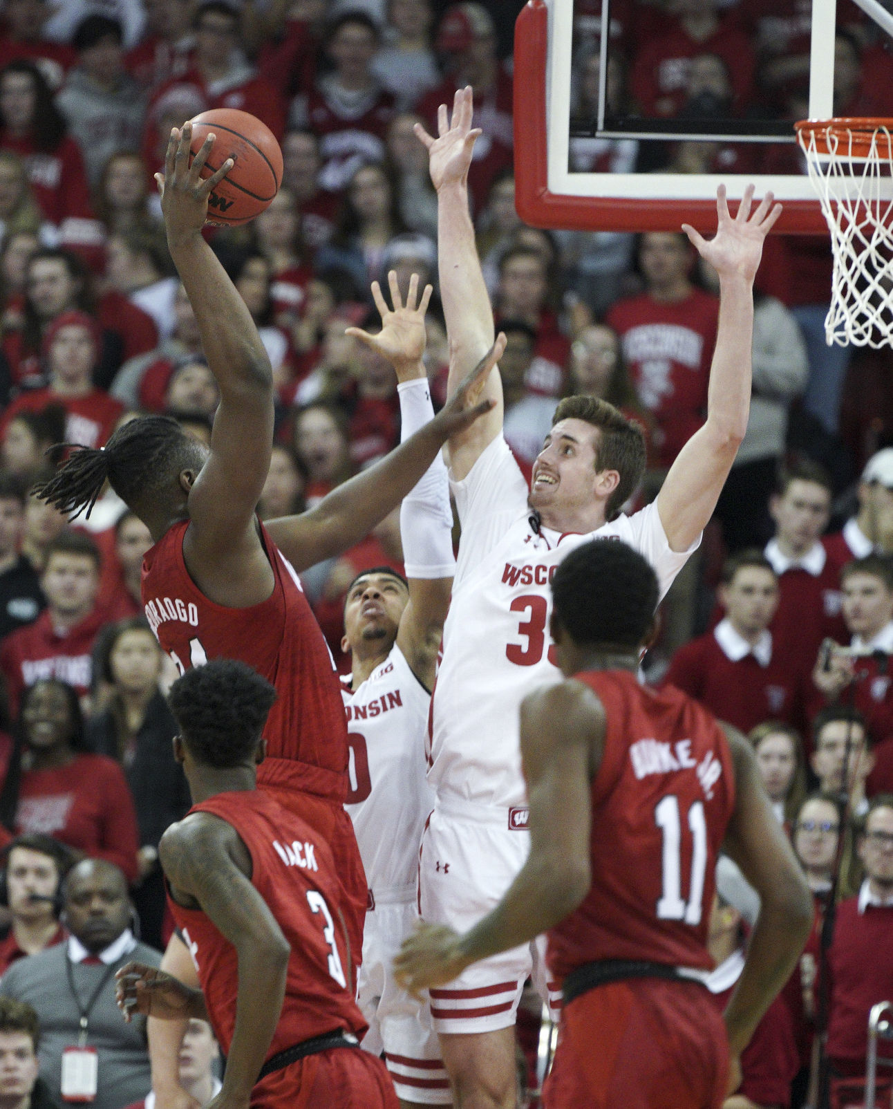 Badgers 82, Cornhuskers 68